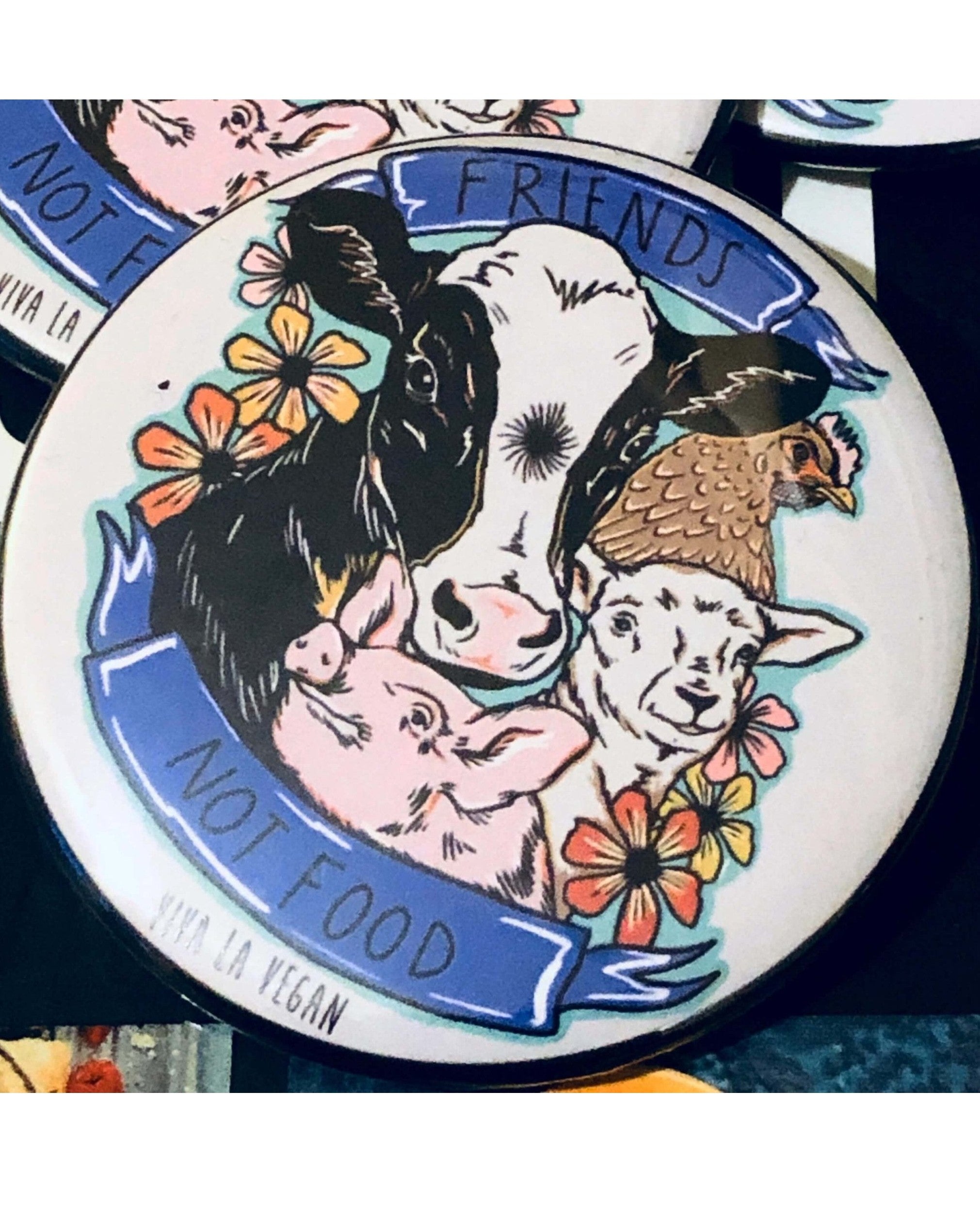 58 mm Statement Badge: VLV Friends NOT Food new