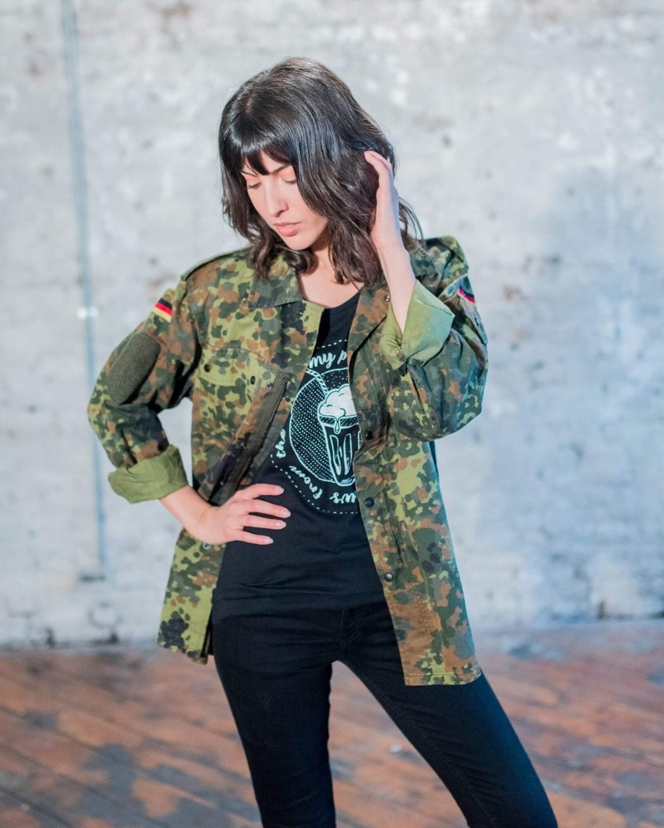 Model wearing viva la vegan&