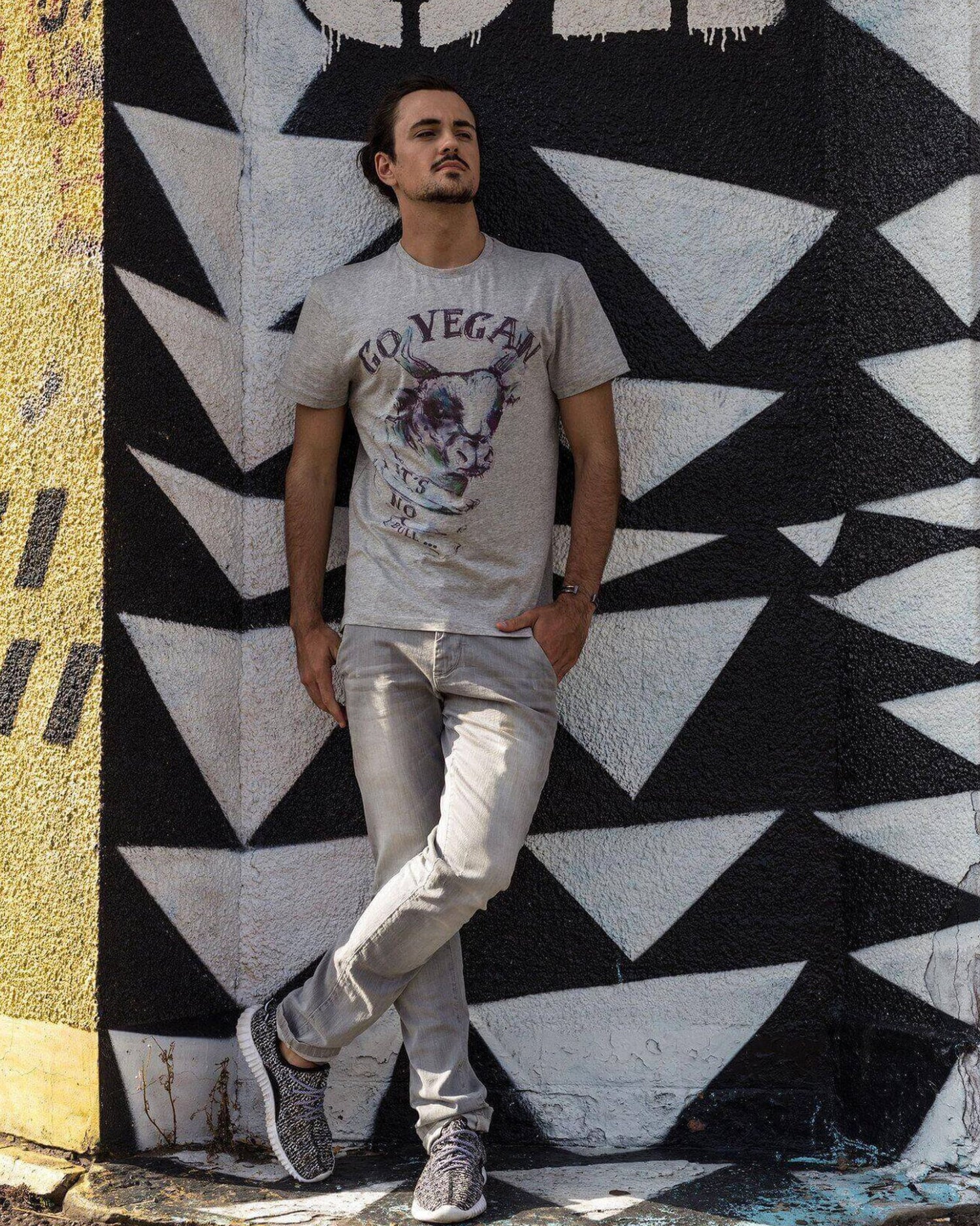 Unisex Vegan Tshirt : Go Vegan- It&